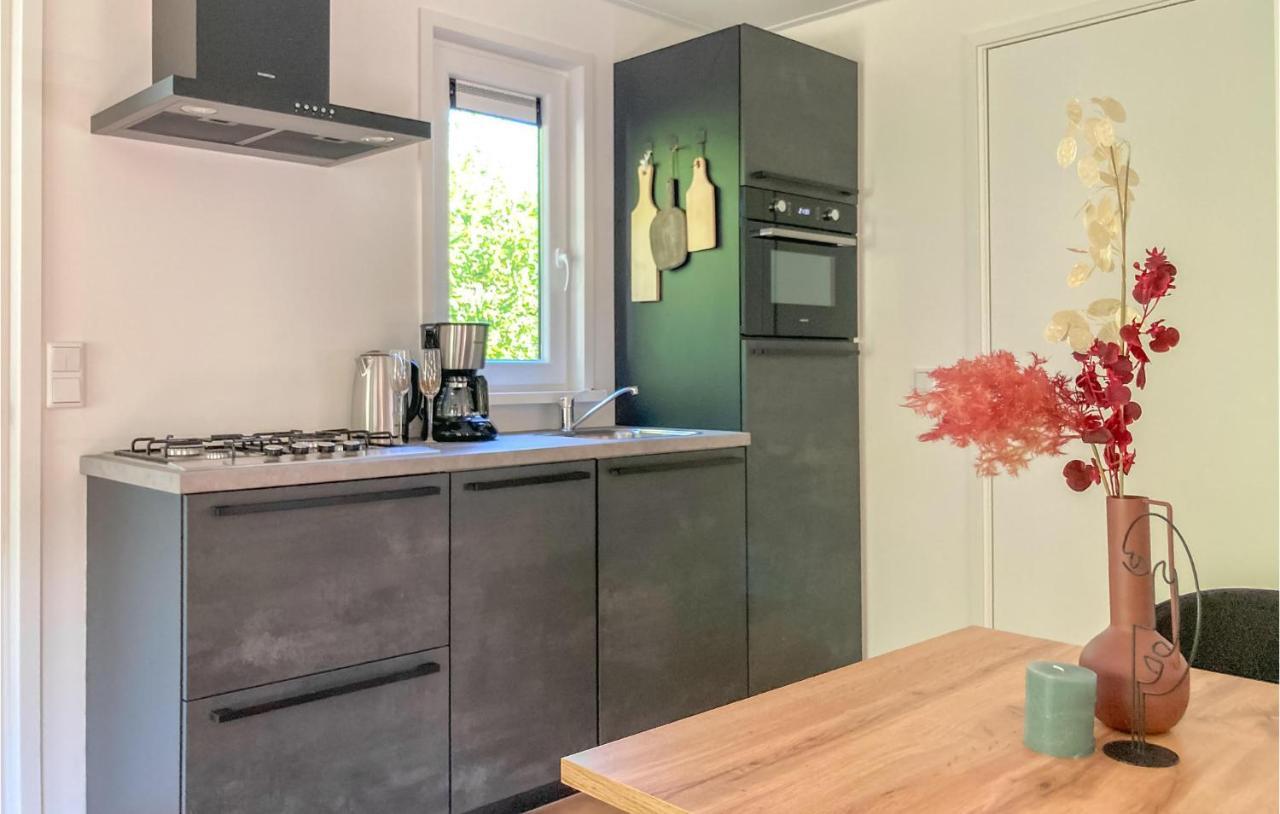 Cozy Home In Heinkenszand With Sauna מראה חיצוני תמונה