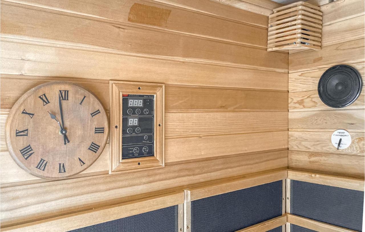 Cozy Home In Heinkenszand With Sauna מראה חיצוני תמונה